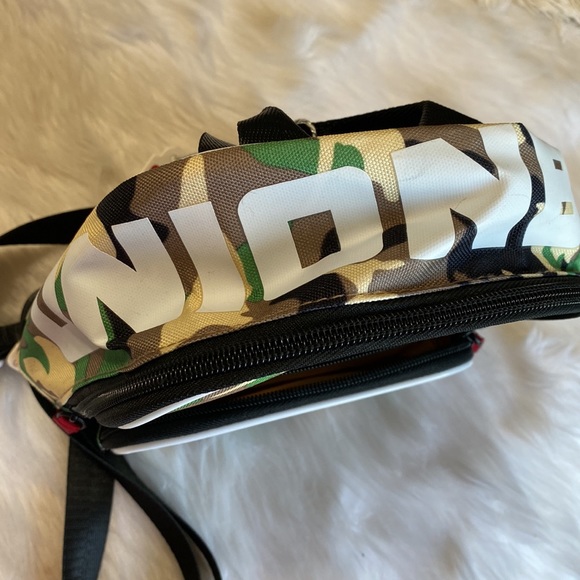 Unionbay Camouflage small backpack - Picture 4 of 7